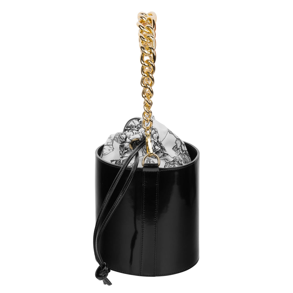 
                
                    Load image into Gallery viewer, Carolina - Black bucket bag with golden chain
                
            
