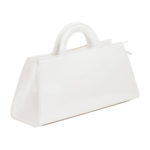
                
                    Load image into Gallery viewer, Clotilde - White vintage bag with chain
                
            